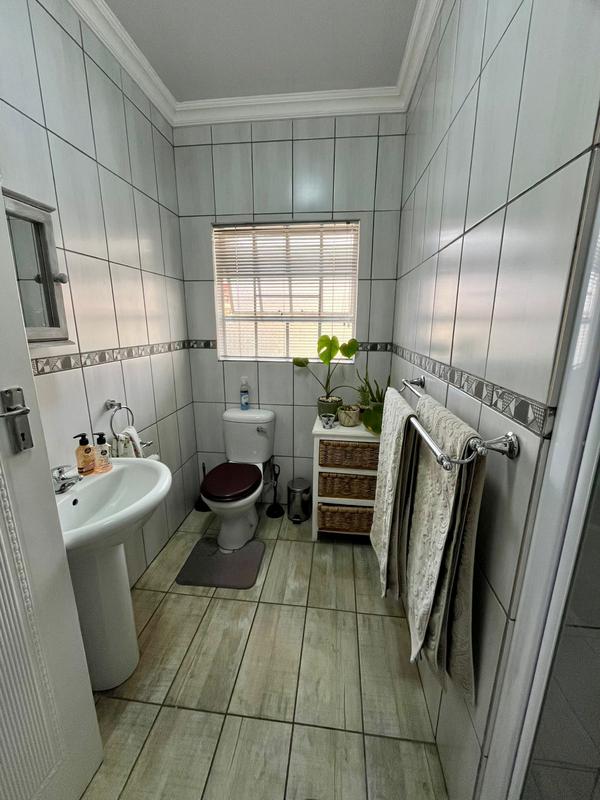 2 Bedroom Property for Sale in Kannoniers Park North West